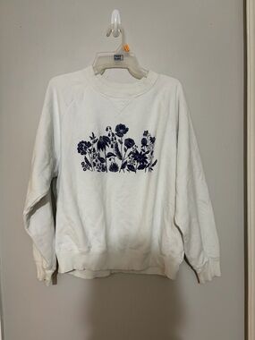 American Eagle Outfitters Cream Crewneck with Navy Floral Graphic
